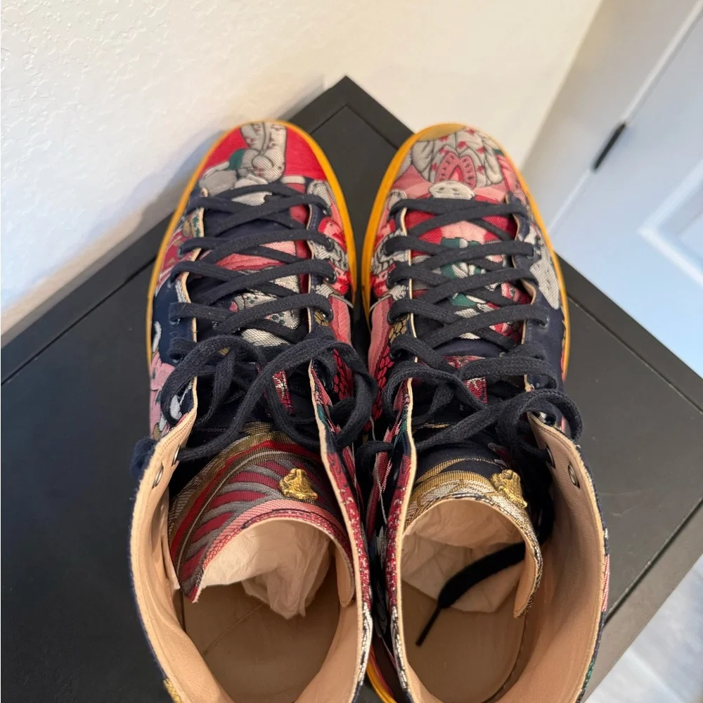 Stylish Multicolor High-Top Sneakers - Picture 3 of 12